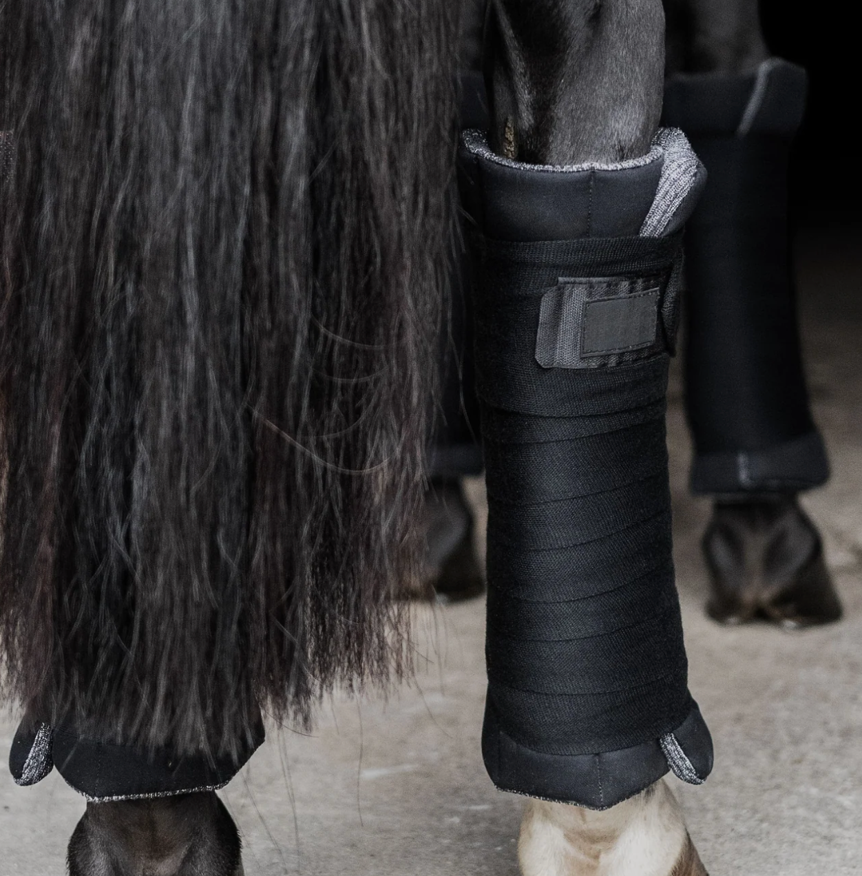Incrediwear Equine Standing Circulation Wraps (Black)